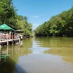 Sirena Kompleks wypoczynkowy *